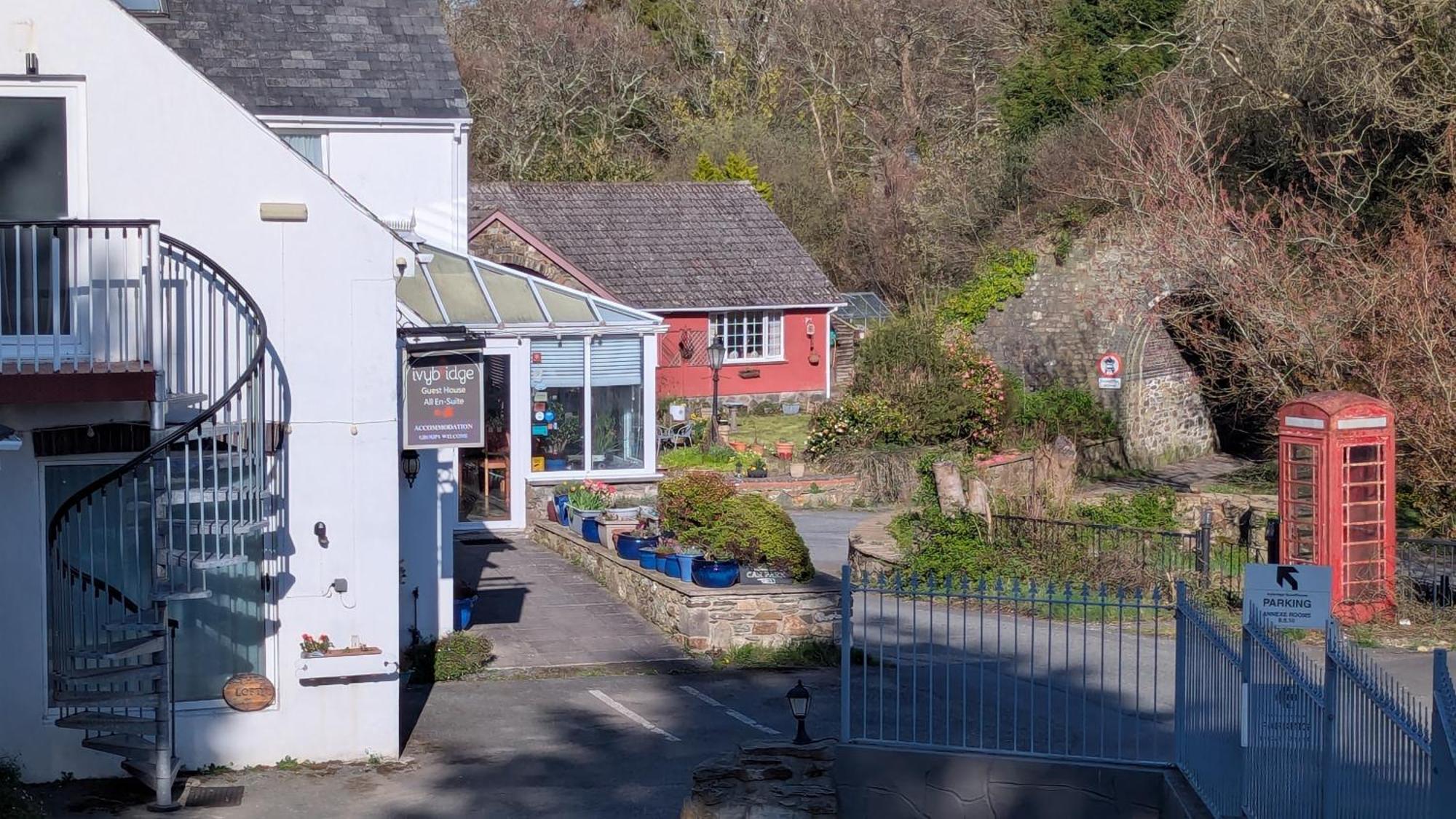 Ivybridge Guesthouse Fishguard Exterior photo
